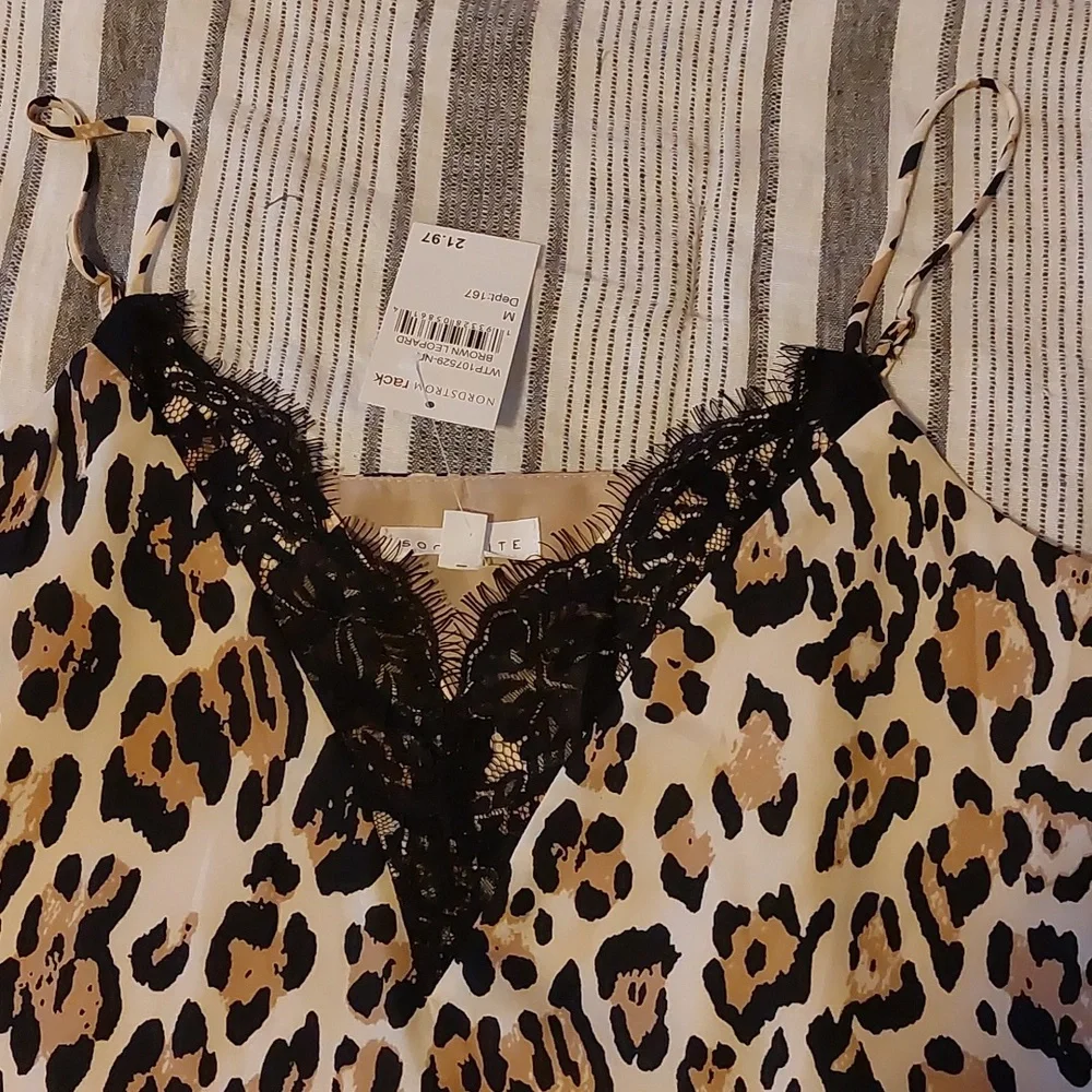 Socialite Tank Top - Picture 2 of 3